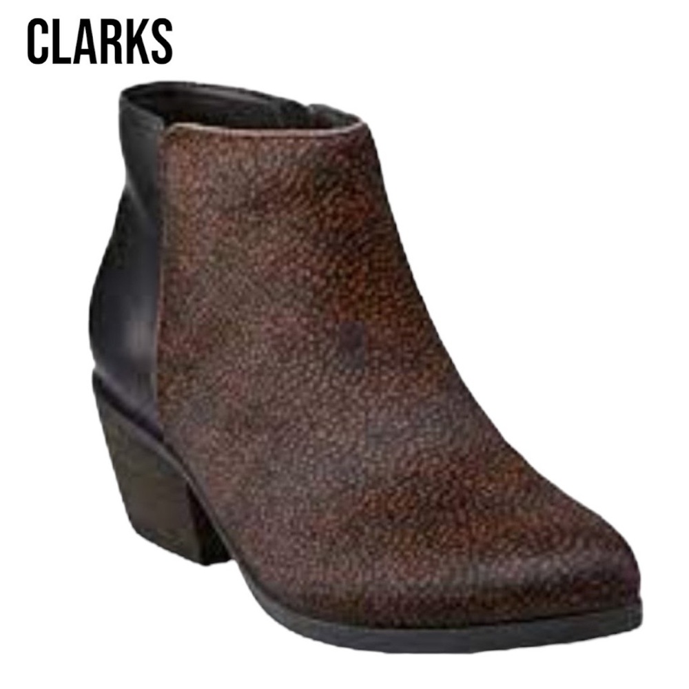 NEW Clarks Artisan GELATA ITALIA Black Brown Spot Haircalf Boots 9.5 RODEO
